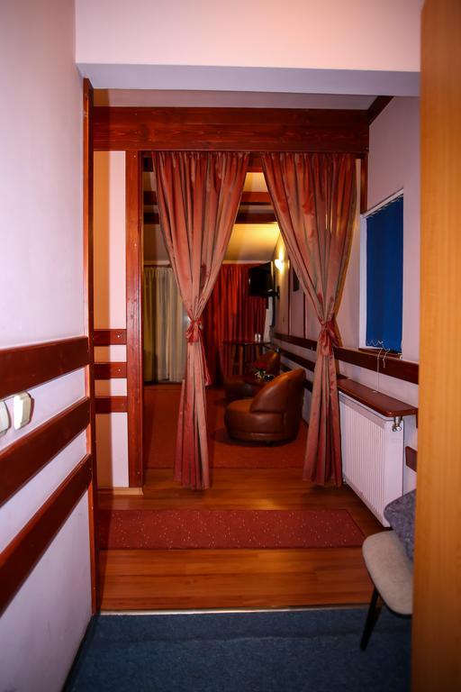 Hotel Silva 瓦特拉多梅 外观 照片